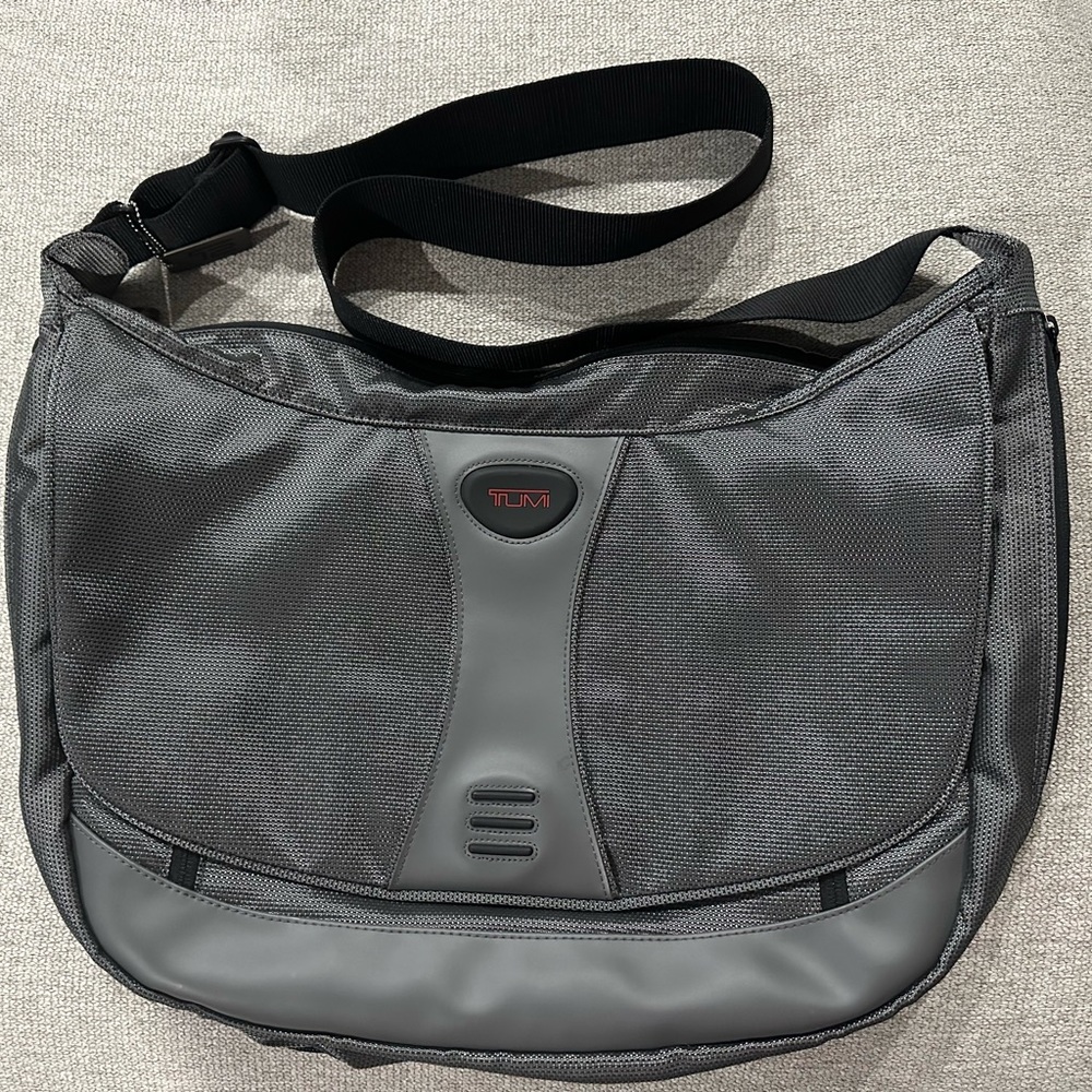 Tumi shoulder messenger bag